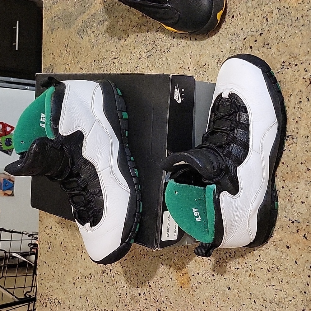 AIR JORDAN RETRO 10 GS SIZE 4.5